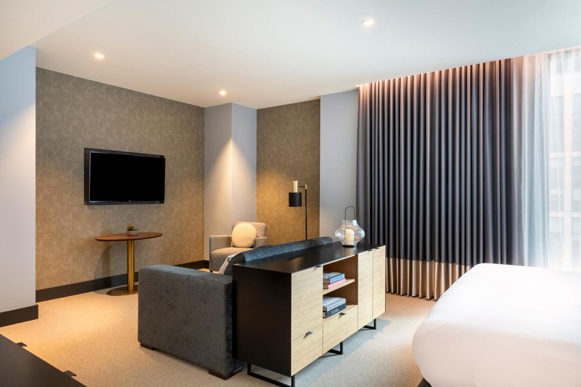 Hotel Hilton Woking Exterior foto