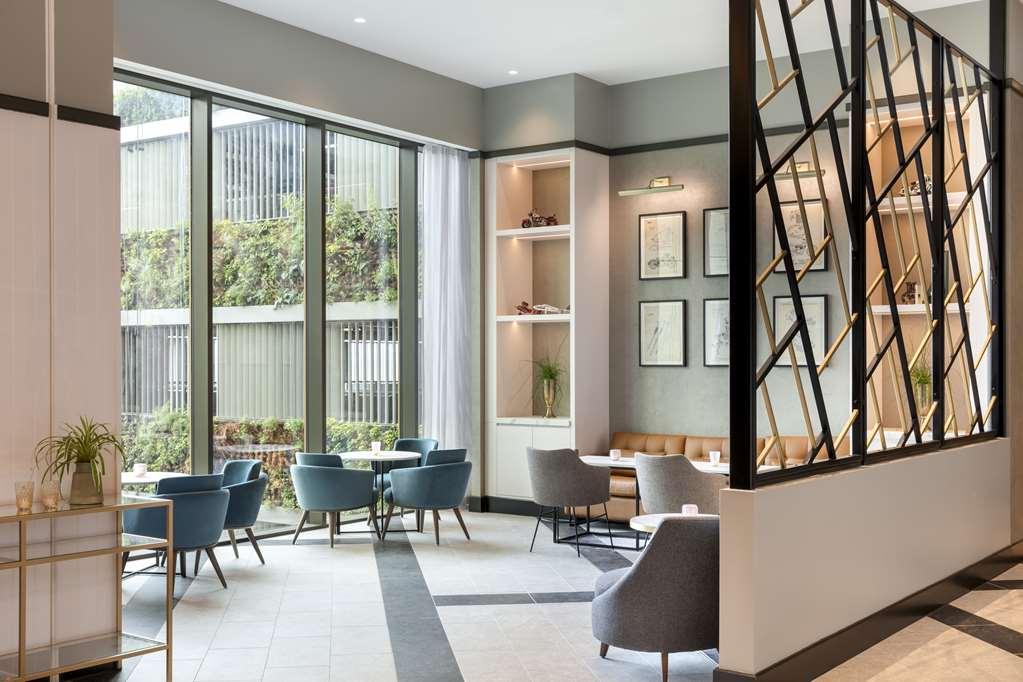 Hotel Hilton Woking Restaurante foto