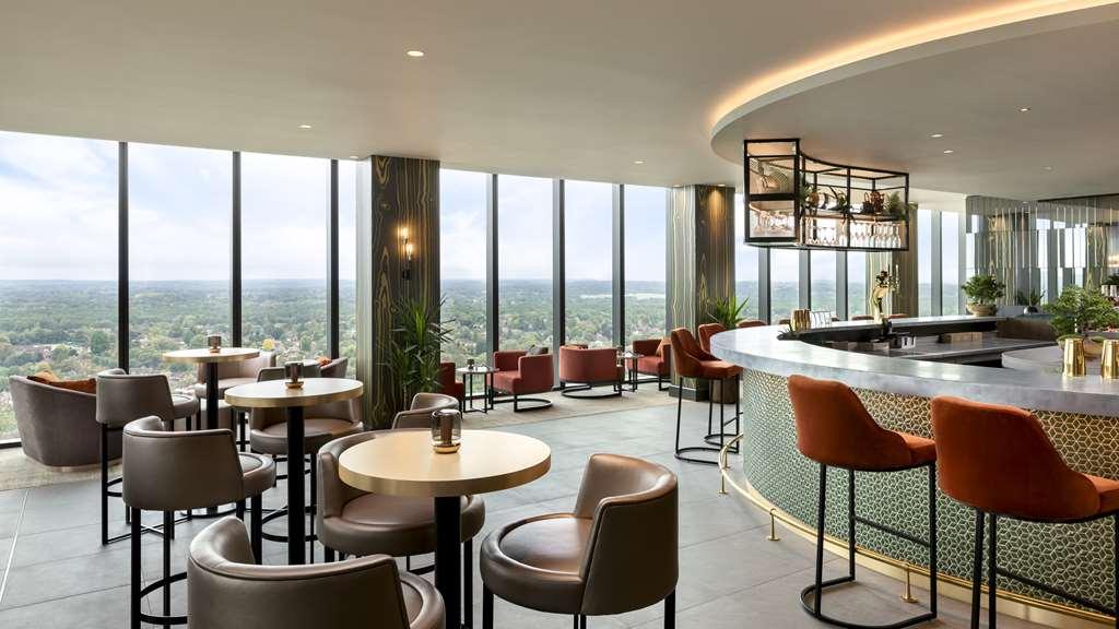 Hotel Hilton Woking Restaurante foto